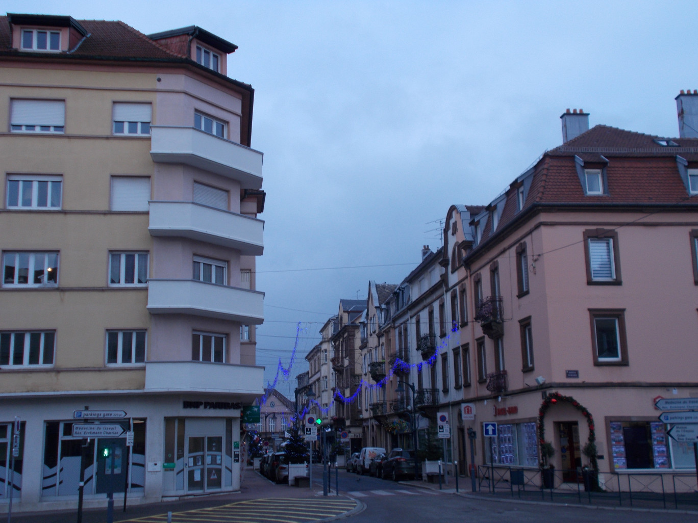 Sarrebourg affiche un prix moyen au m² d'appartement de 1 172 €. En deçà de la moyenne du département mosellan.  