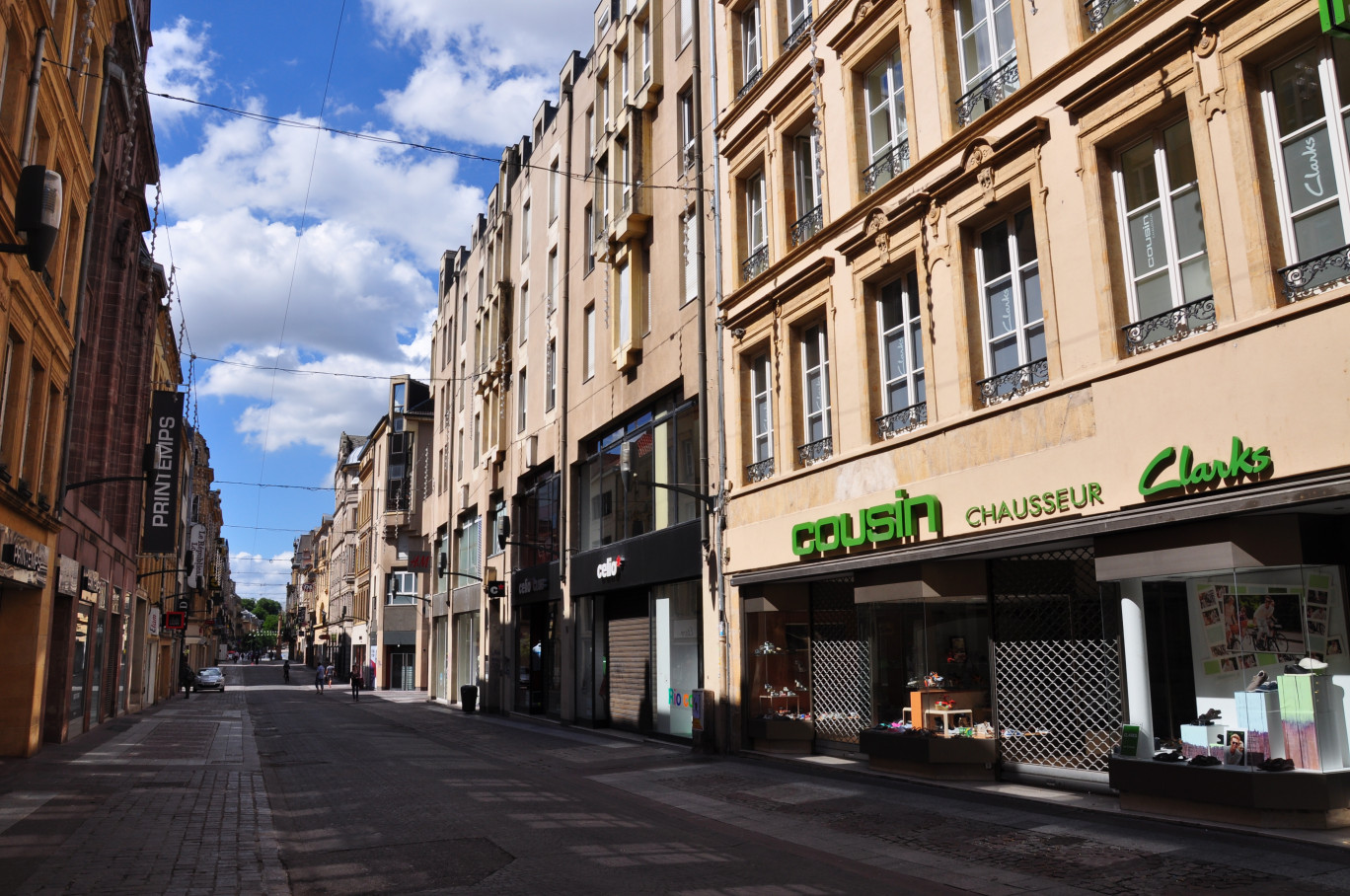La rue Serpenoise, l'artère commerçante de Metz.