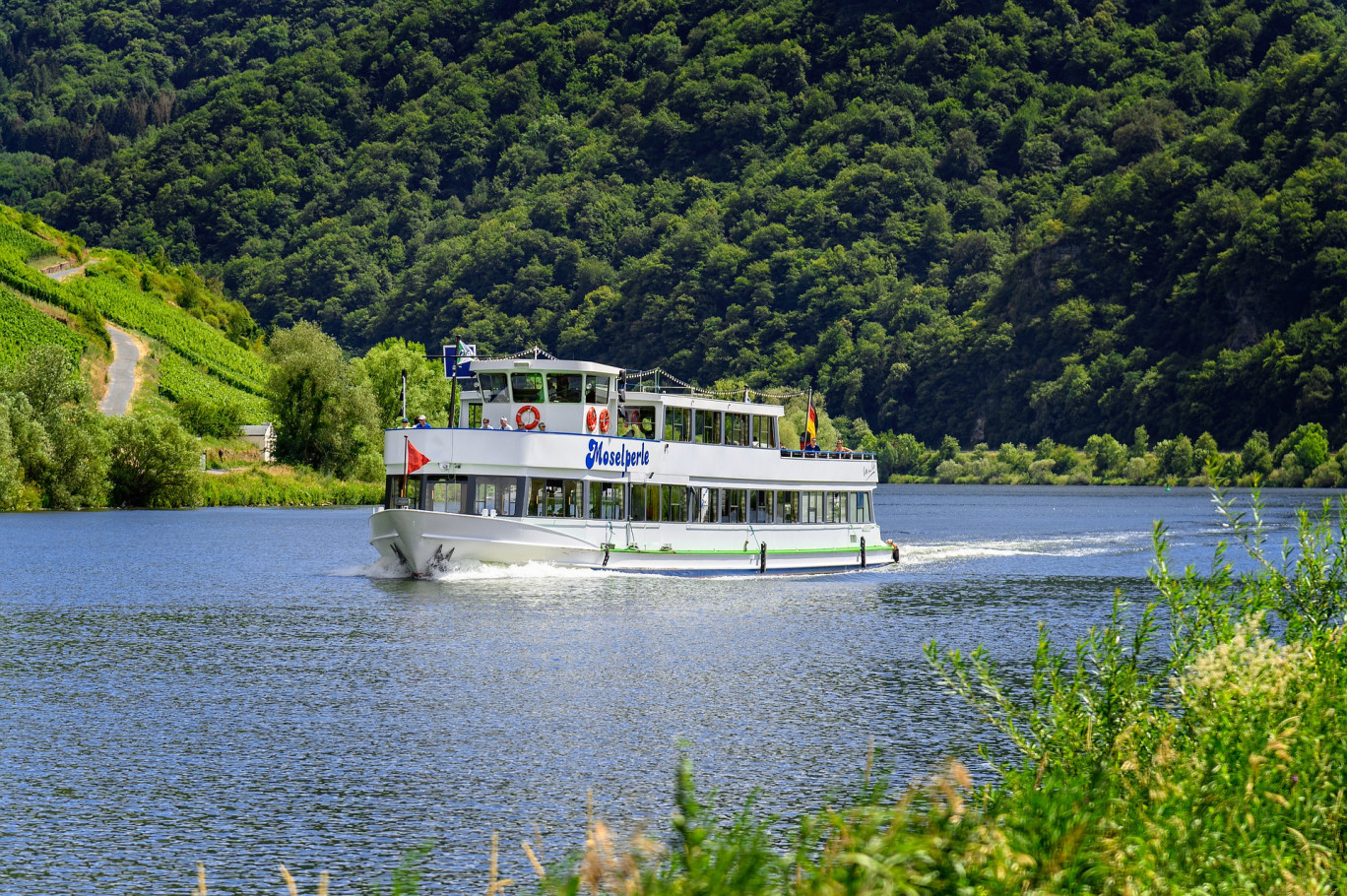 Longue de 560 km, la Moselle est canalisée sur 135 km en France.