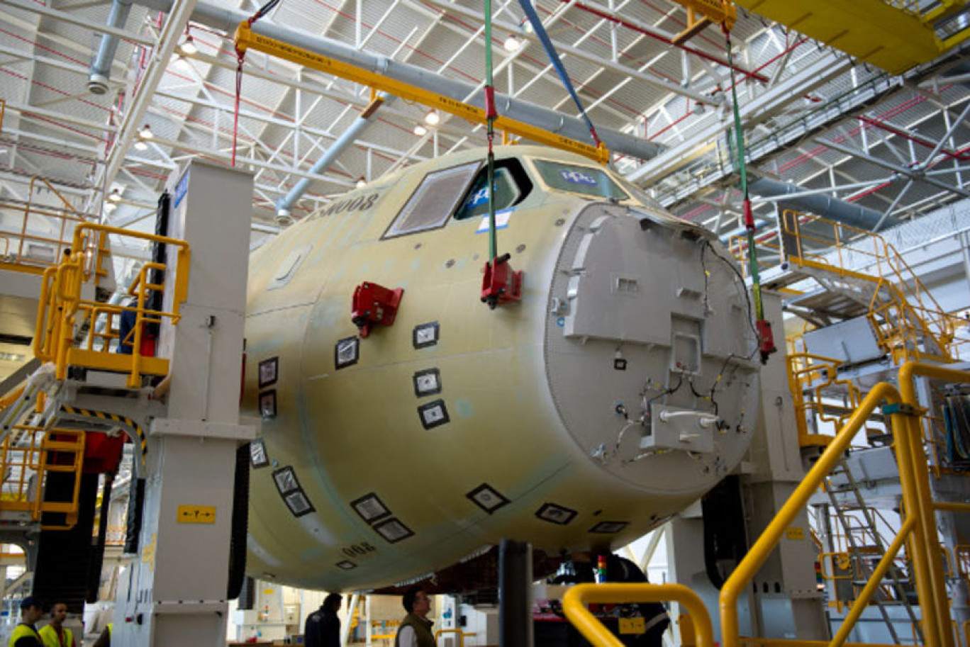 Le site de production de l'entreprise Leach international, à Sarralbe. (c) Airbus.
