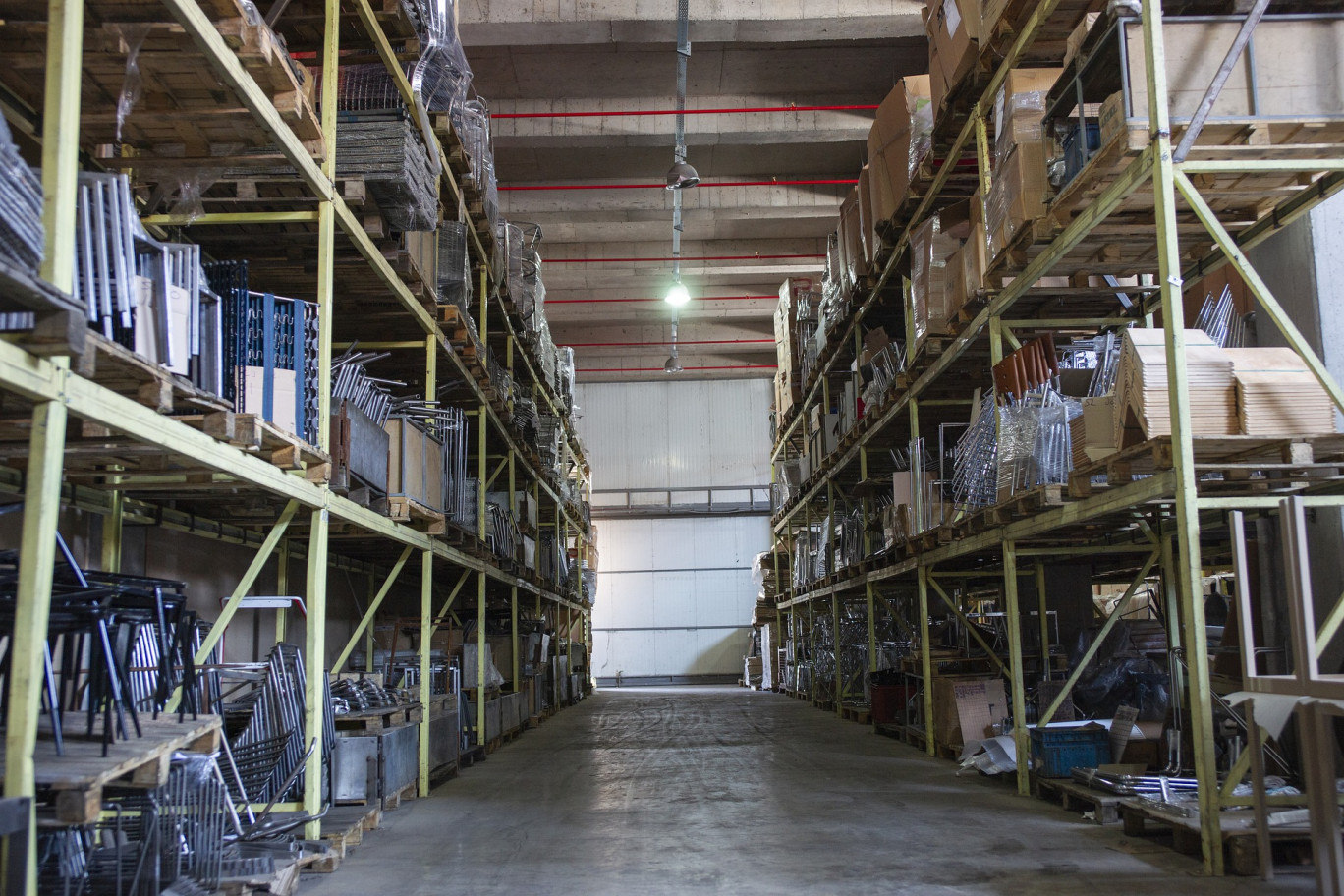 Réduire les distances avec la clientèle : la crise rebat le mode traditionnel de la logistique commerciale.
