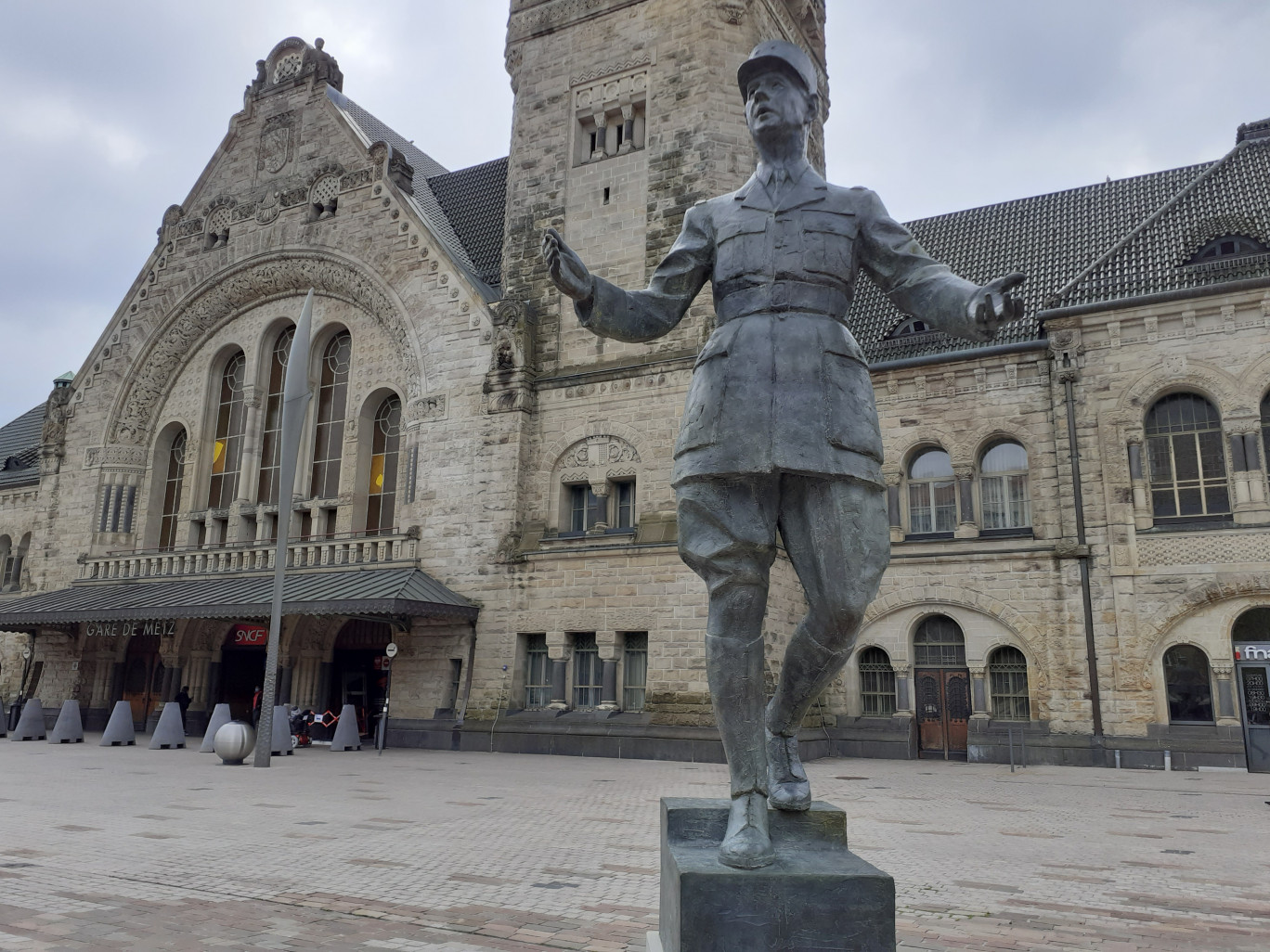 La gare de Metz fait partie des 26 gares accueillant l'exposition de l'Insee.  