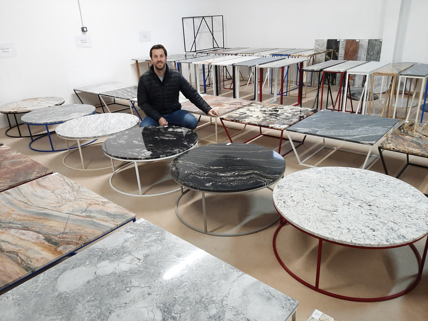 Yoann Szwec dans son atelier montignien.
