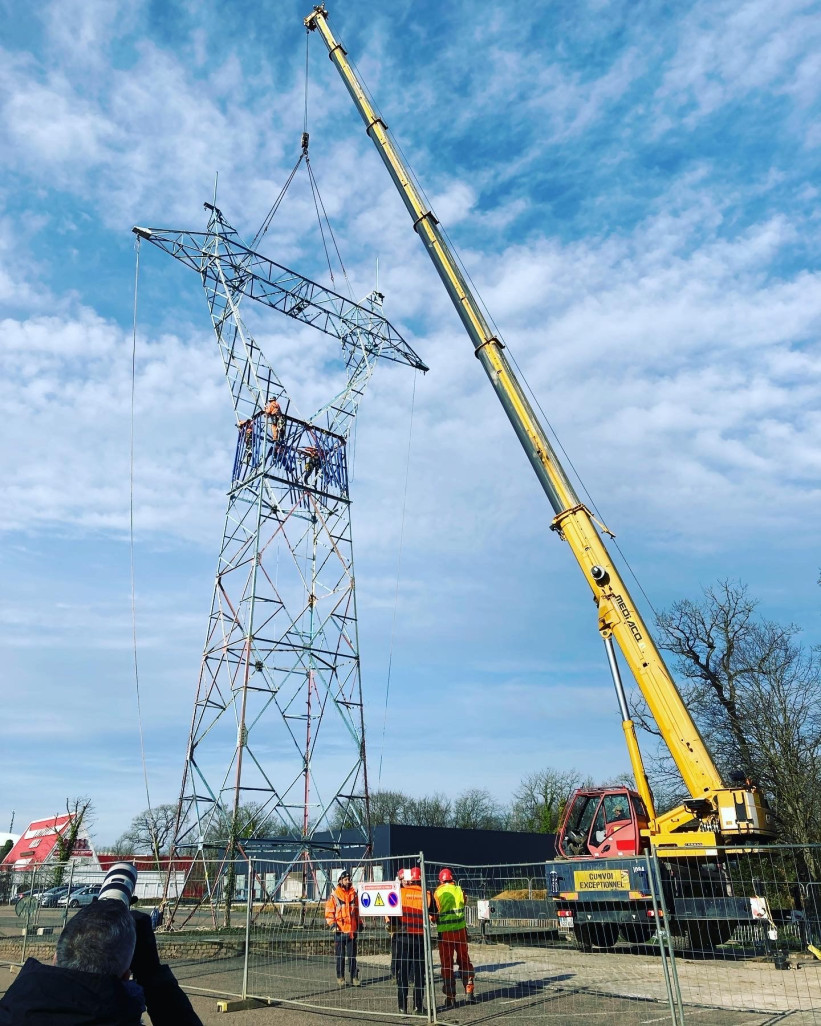 Le démontage de la ligne électrique RTE à Amnéville. © : SPL Destination Amnéville.