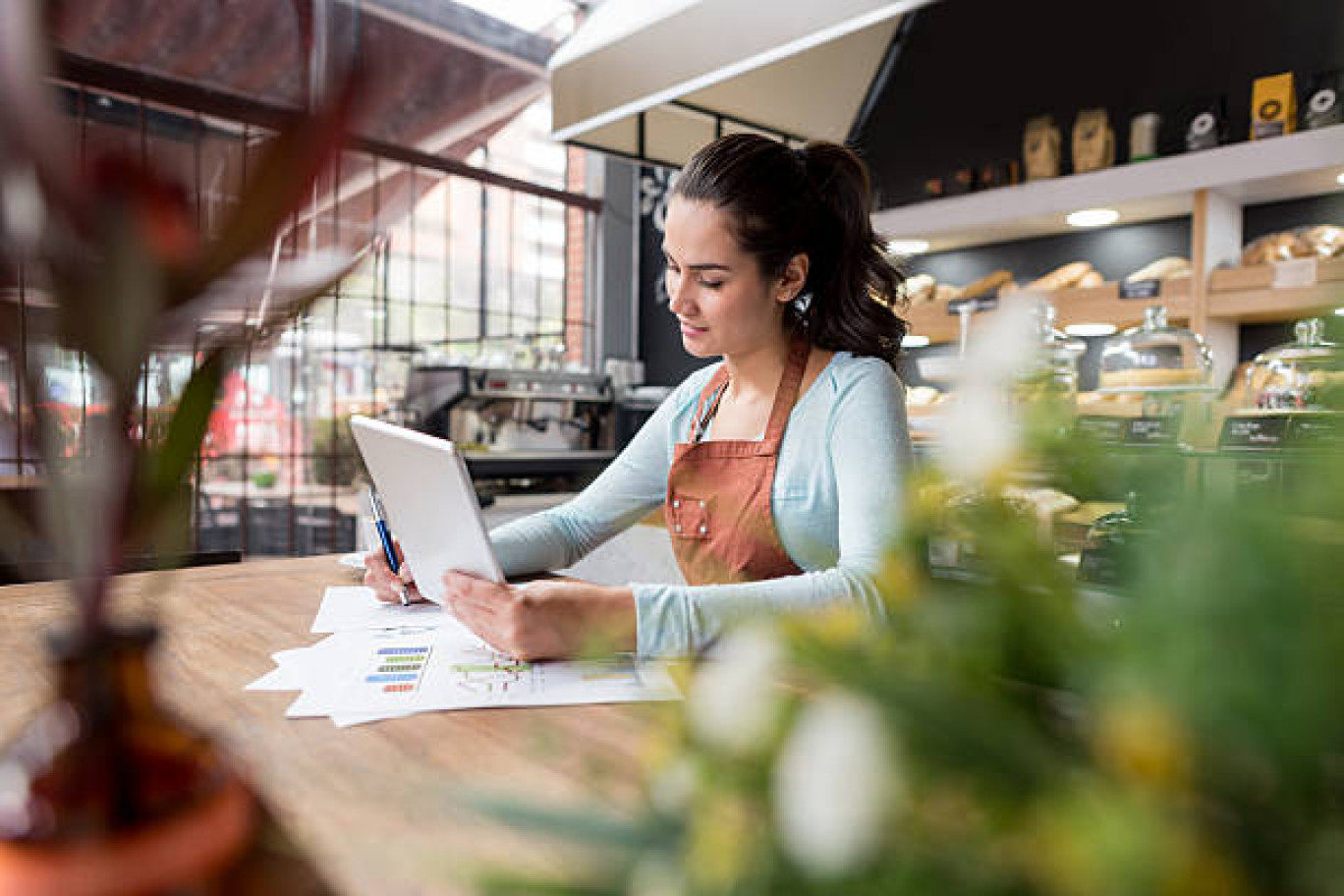 Encourager l'entrepreneuriat des jeunes.