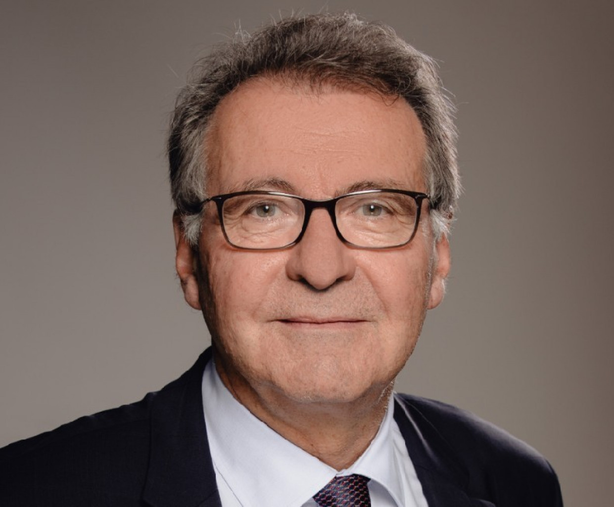 Dans sa prise de parole, Pierre Cuny dénonce «la néfaste réforme de santé accélérée depuis la loi HPST de 2007.» © : Ville de Thionville.