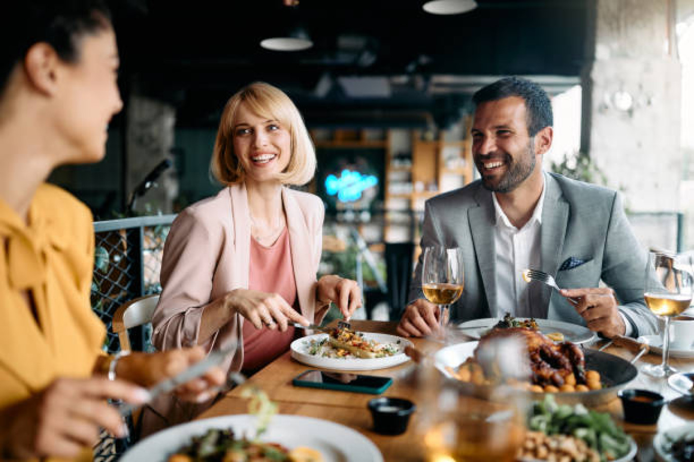 Le ticket-restaurant s'inscrit dans le paysage de l'entreprise depuis six décennies.
