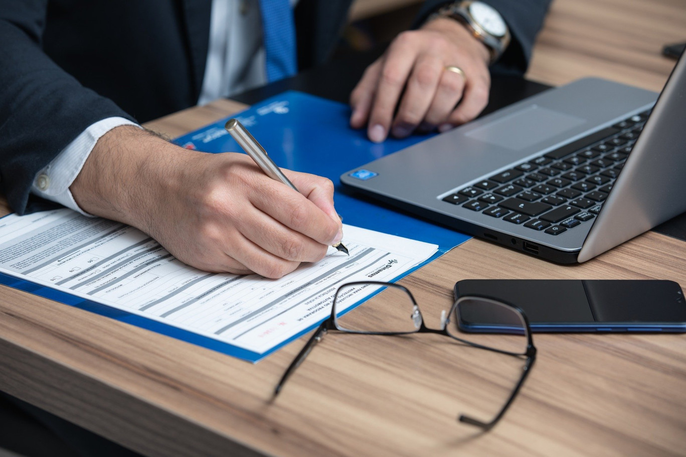 Il aura fallu attendre longtemps pour une protection accrue du travail indépendant... 