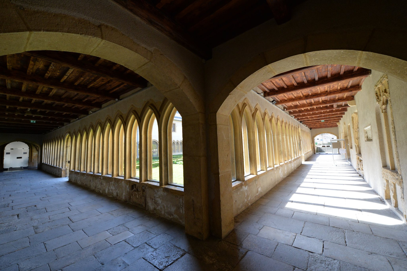 © : Cloître des Récollets.