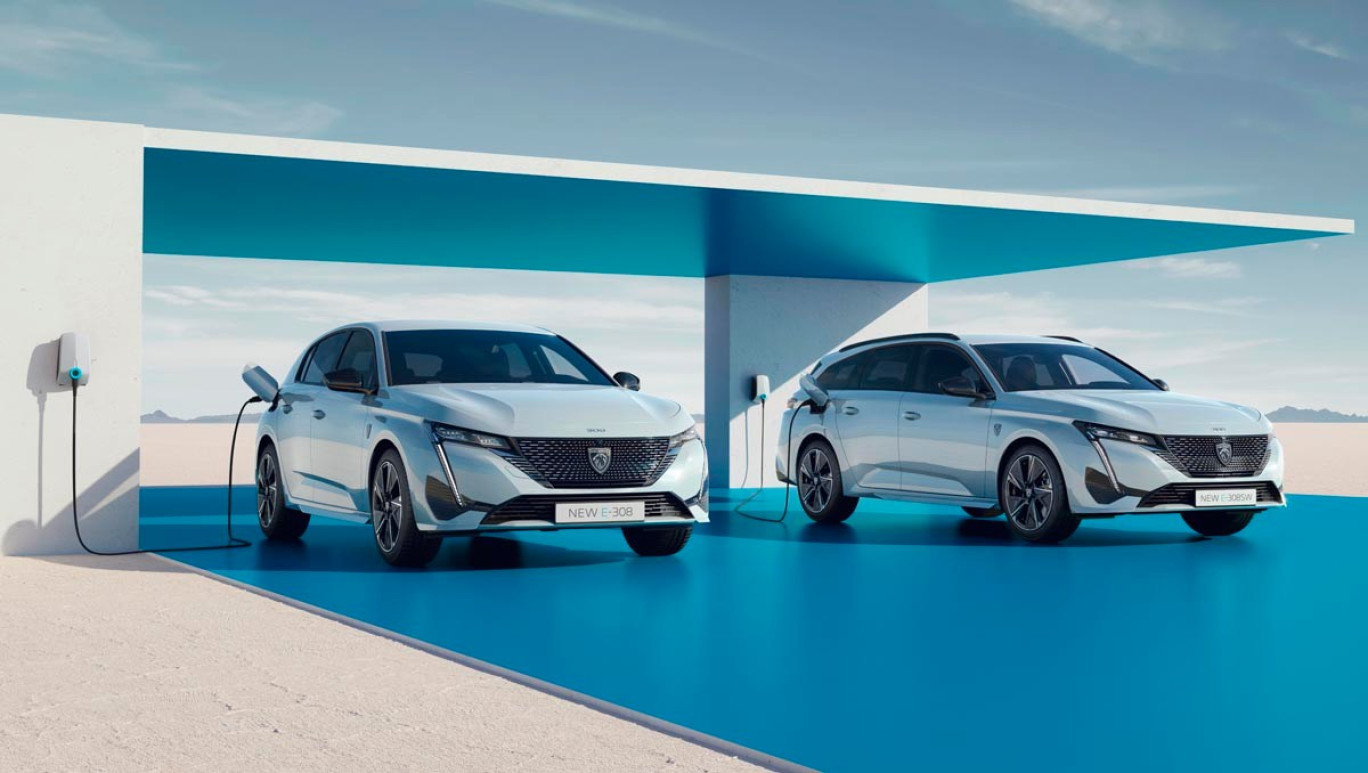 Les futures Peugeot e-308 sont annoncées pour 2023. © : Stellantis.  