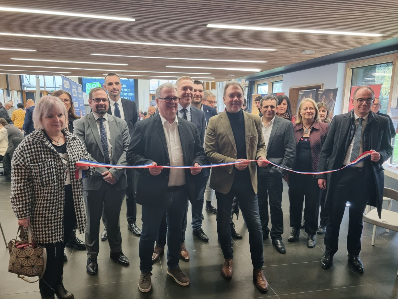 À l'heure de l'inauguration du salon en présentiel.  