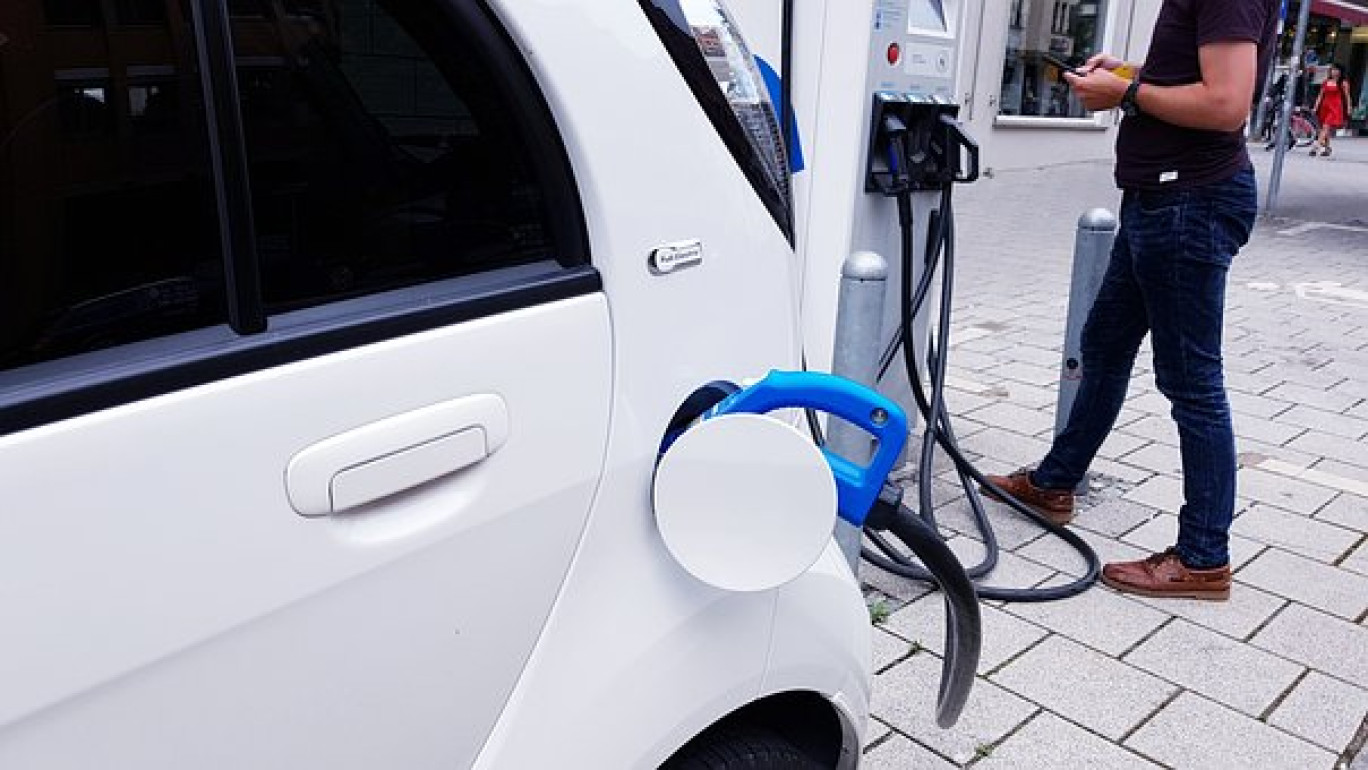 Accélérer la place des véhicules peu polluants dans les cœurs de ville.