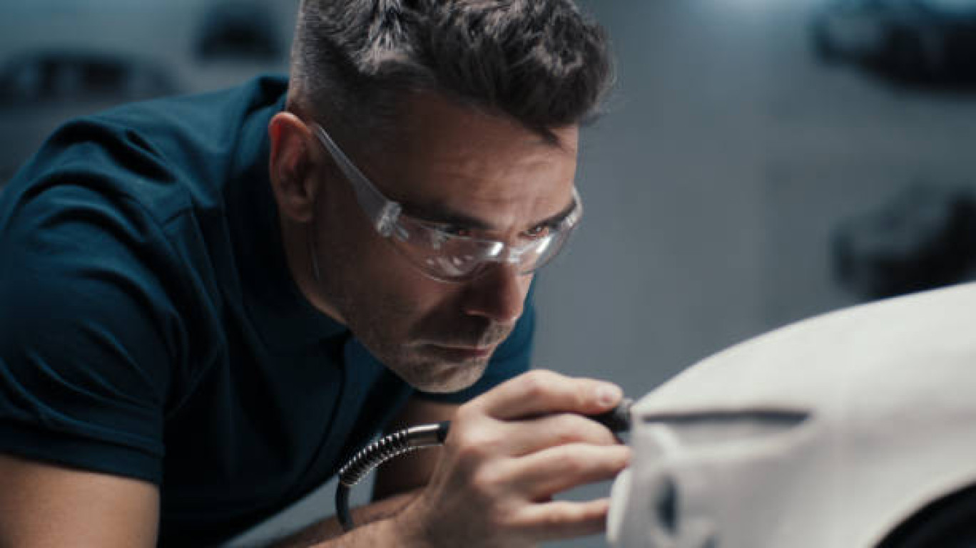 La branche automobile recrute des profils variés pour une mosaïque de métiers.