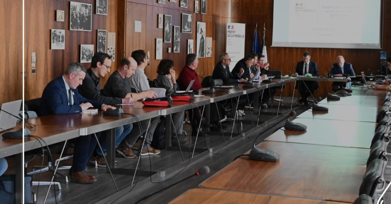 Lors de la dernière réunion du comité de la ressource en eau, sous l'égide du préfet de la Moselle. © Préfecture de la Moselle.  