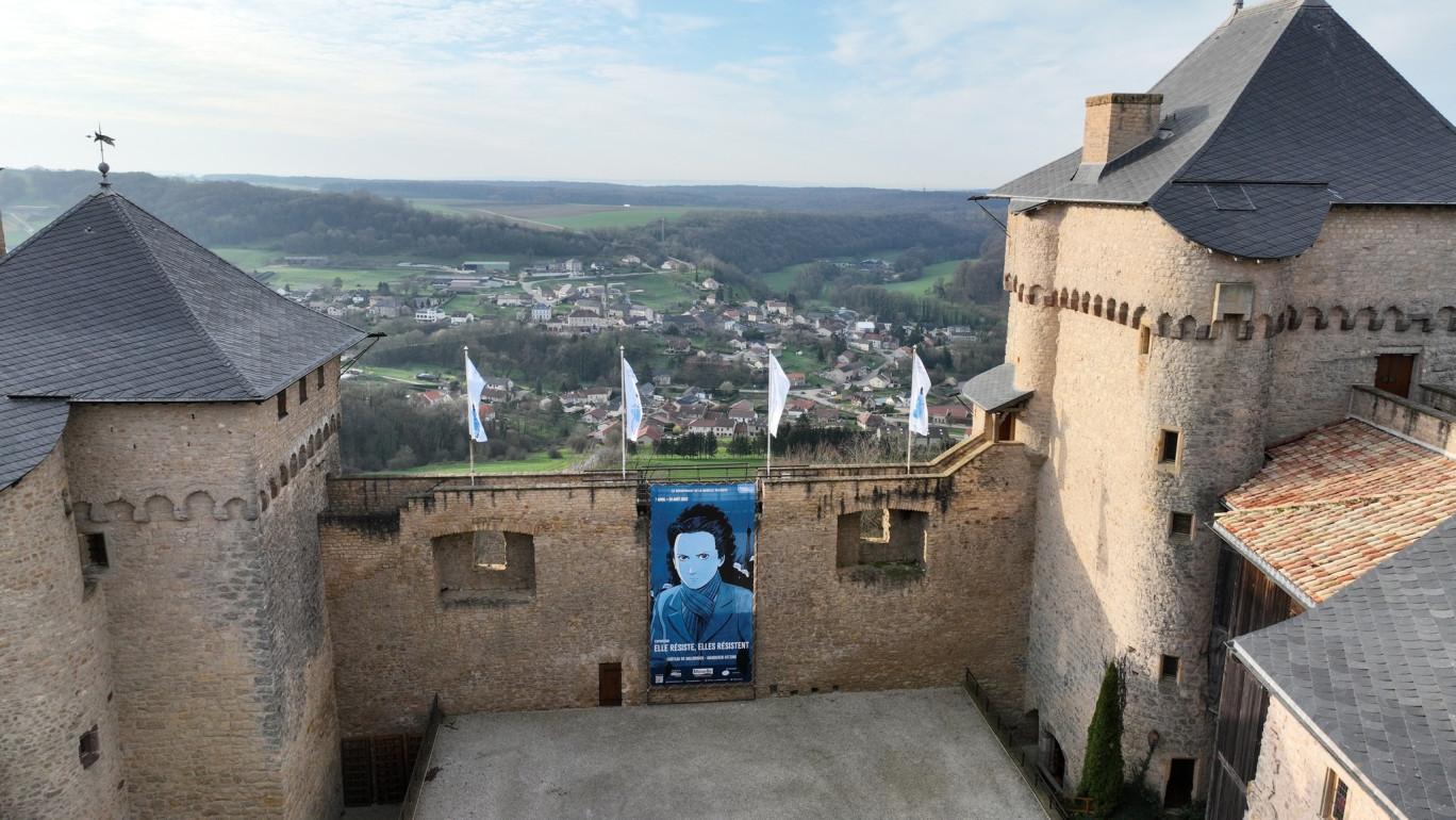 L'exposition «Elle résiste, elles résistent», au Château de Malbrouck, jusqu'au 20 août. © Département de la Moselle/Farouk Doukhi.