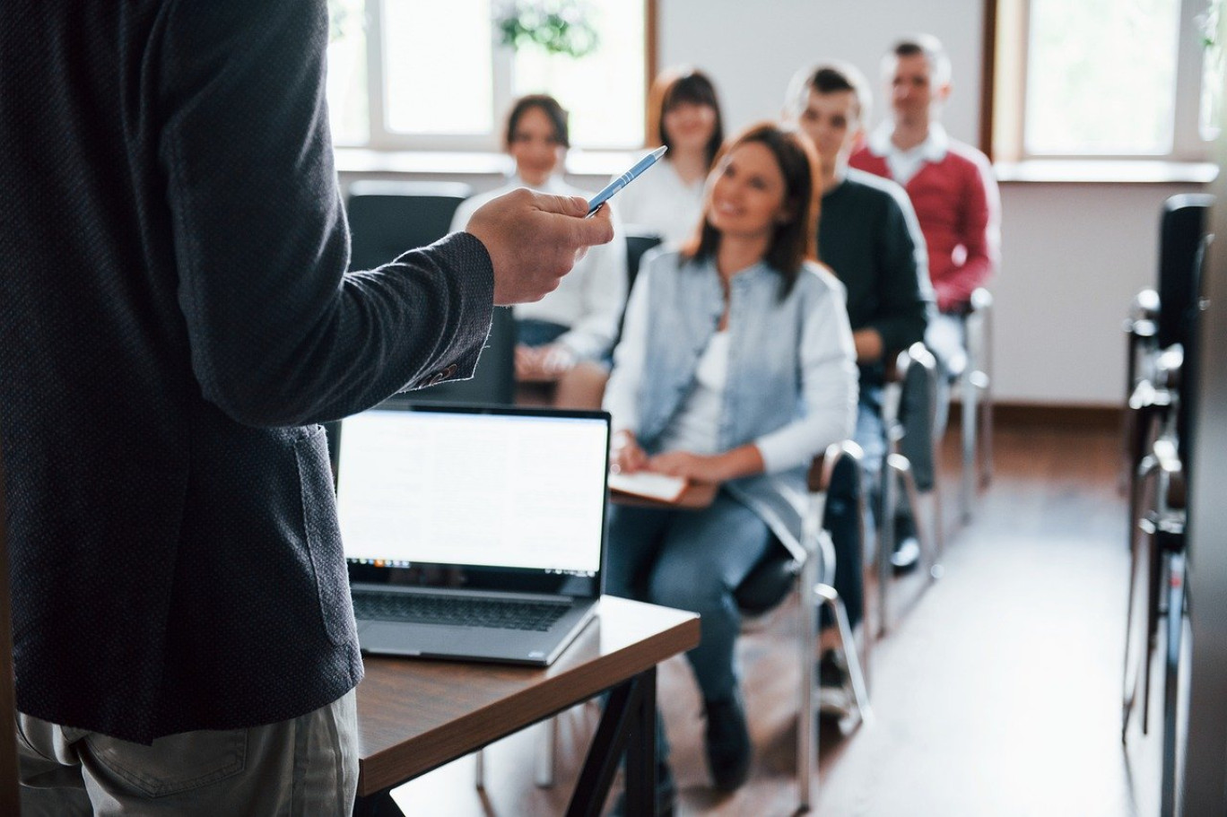 En collectif, en individuel, la formation reste un passage obligé en entreprise. 