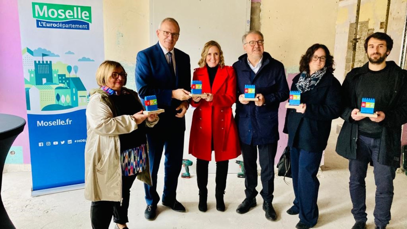 Lors du lancement des travaux de réhabilitation de l'annexe du Centre Départemental de l'Enfance. © CD 57.