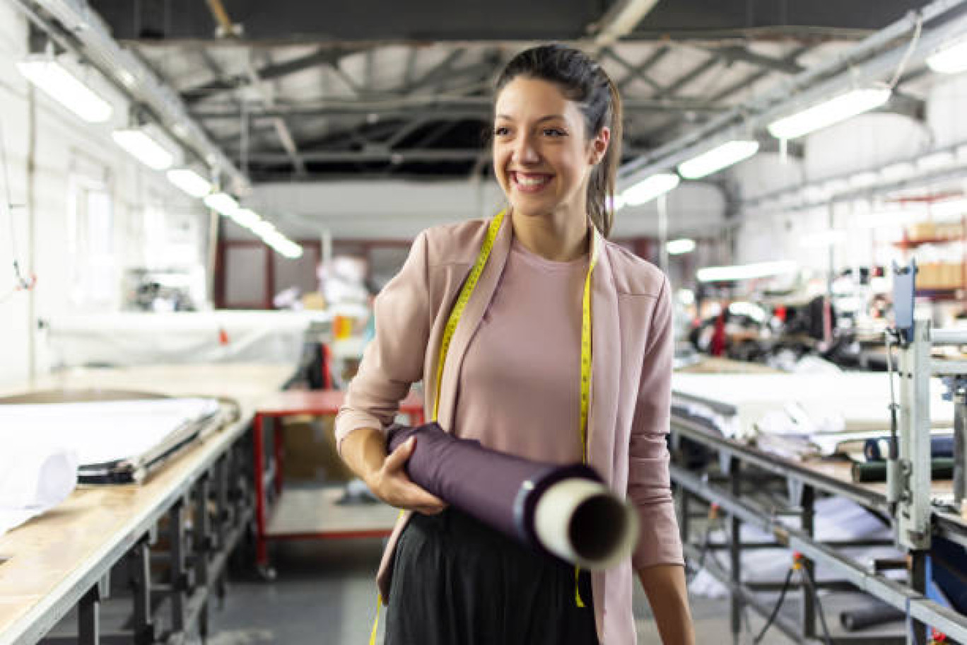 L'entrepreneuriat féminin continue de progresser, apportant un élan à la création. 