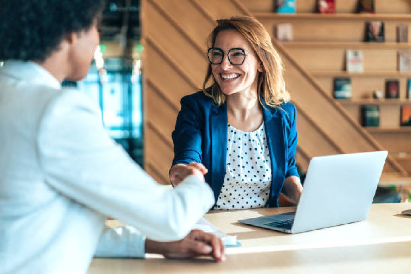 Offrir un accompagnement personnalisé et de proximité aux entreprises pour leurs recrutements. 