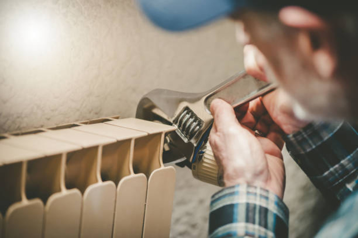 À chaque étape de son chantier, l'artisan du bâtiment doit respecter pléthore d'obligations légales.