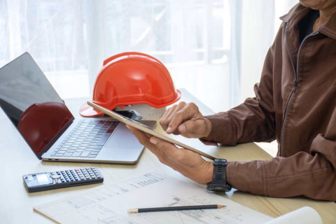 Ces derniers mois, les artisans du bâtiment voient leur chiffre d'affaires baisser de 7 %.