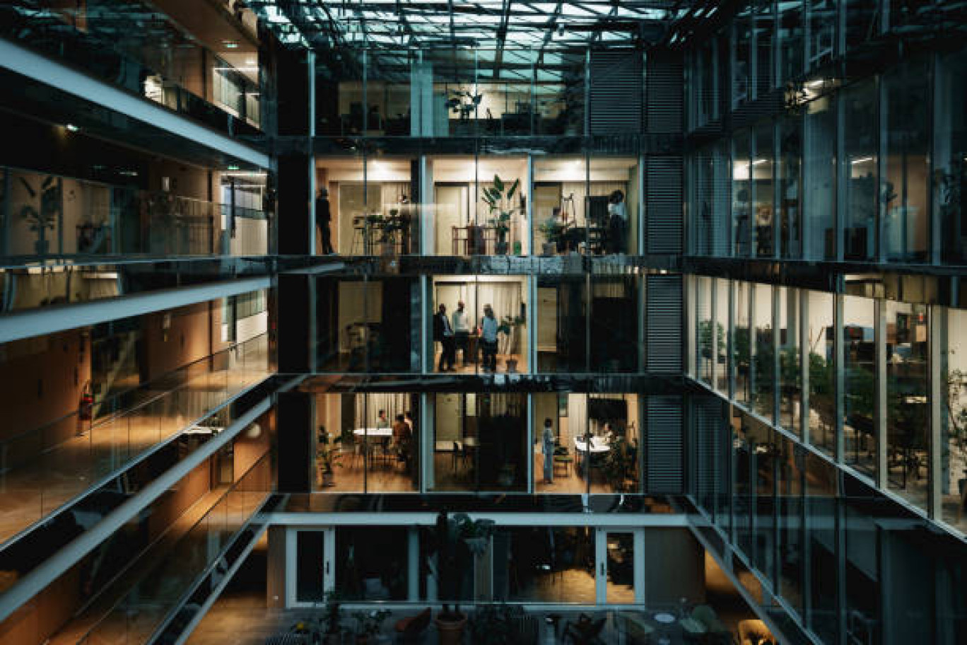 Dans ses dimensions économiques et sociétales, l'entreprise est au cœur de profondes mutations.