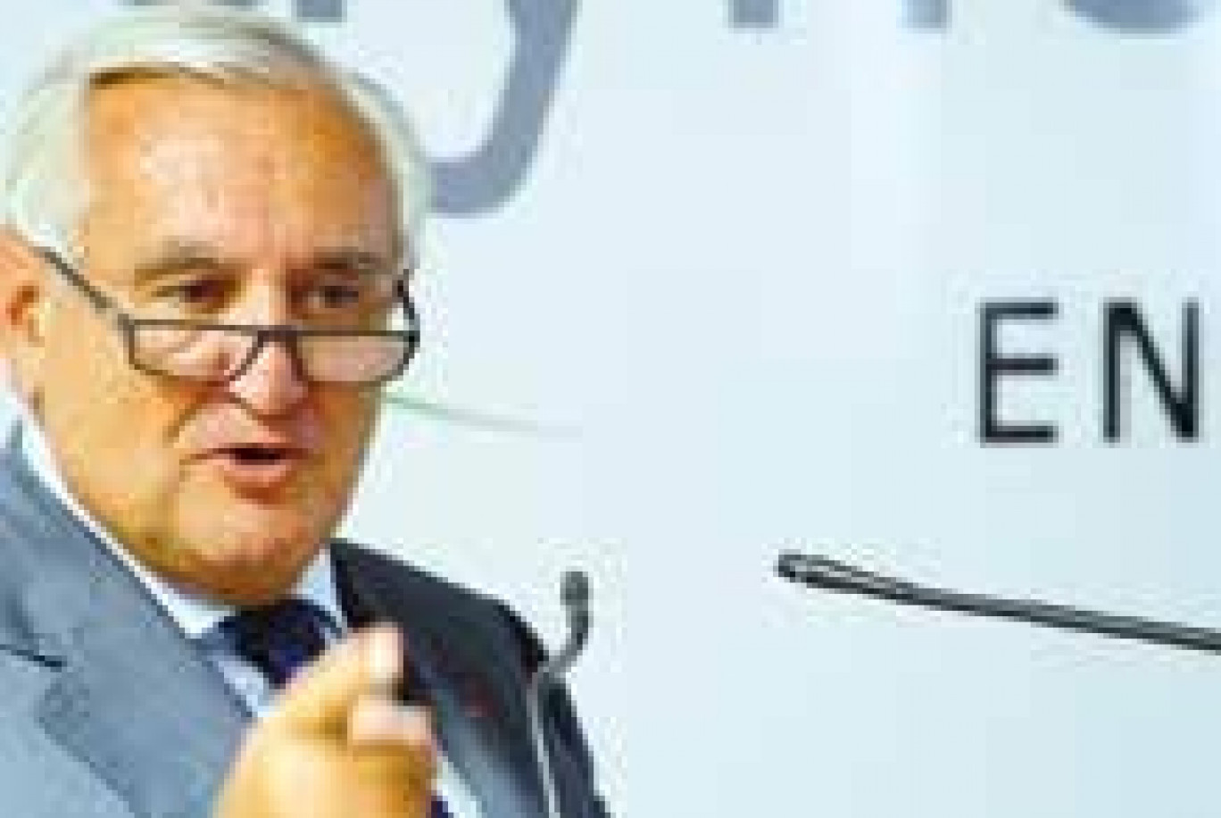 «Il faut relancer l’investissement et créer des richesses en France», assure Jean- Pierre Raffarin, le vice-président du Sénat.