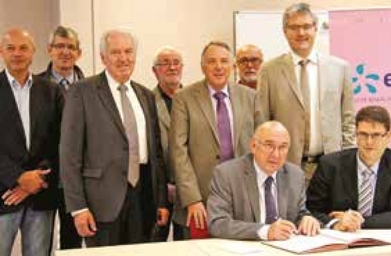 L’association Dynapôle-Entreprise et ERDF viennent de signer une convention officialisant la permanence d’ERDF au coeur du Dynacentre de Ludres-Fléville.