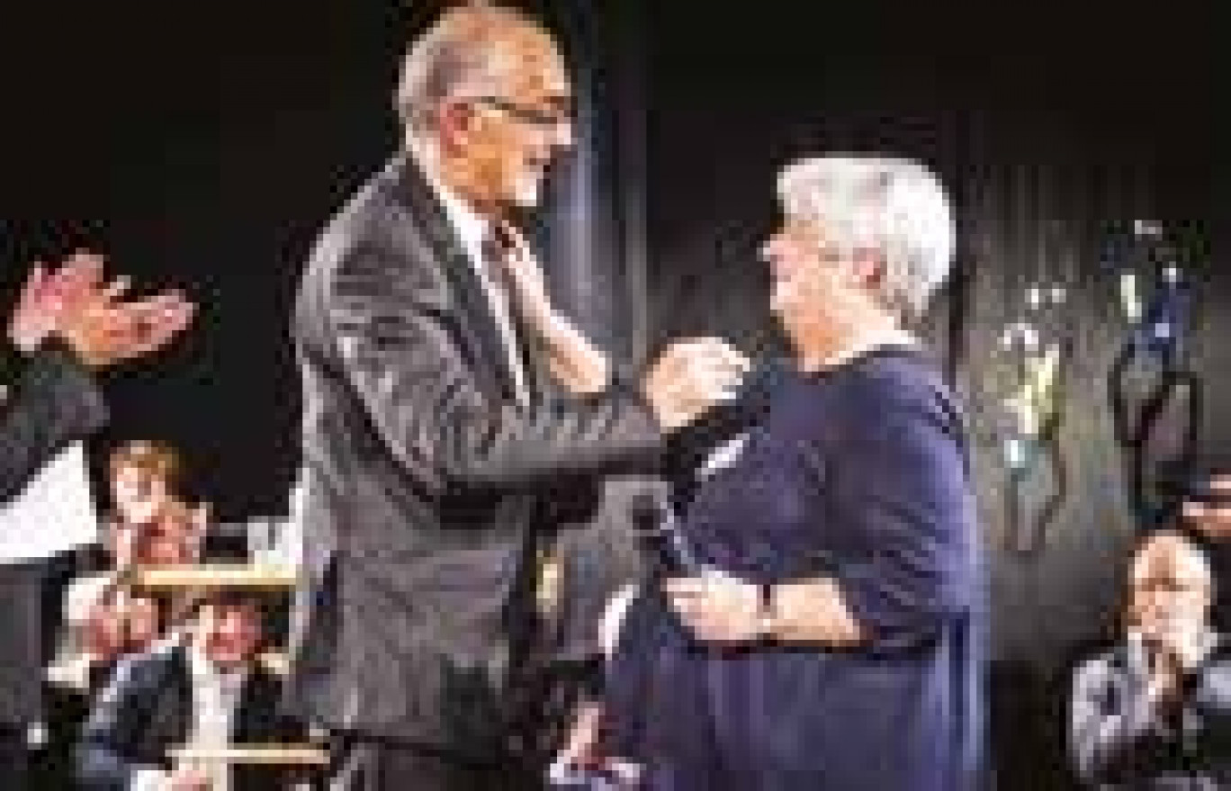 Jacques JeanJean, président de l’AEIM reçoit le Trophée financement solidaire.