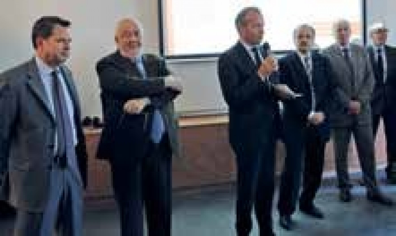 Jean-François Husson (au micro), président de l’Aduan a présenté la 9ème édition de l’Atlas 2015 du Grand Nancy prônant l’ouverture des territoires.