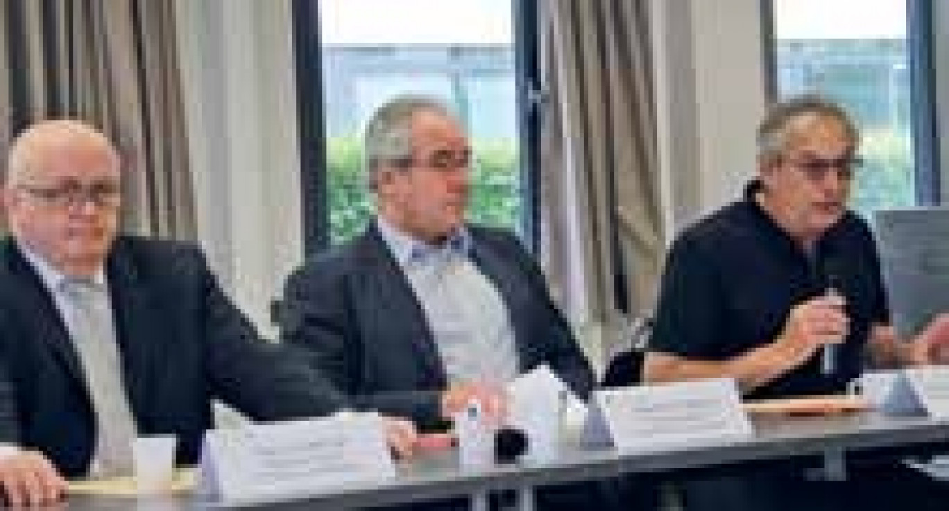 Jacques Chevalier (à droite) secrétaire général du Medef 54 a présenté Gilles Untereiner, le directeur général de la Chambre de commerce française en Allemagne.