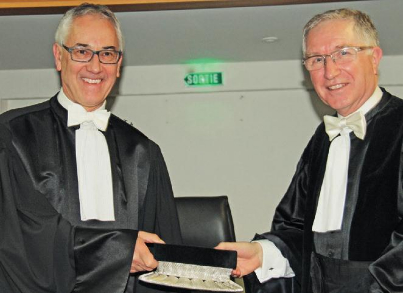 Charles Cunat (à gauche) prend le relais d’Yves Lesage à la présidence du Tribunal de commerce de Nancy.