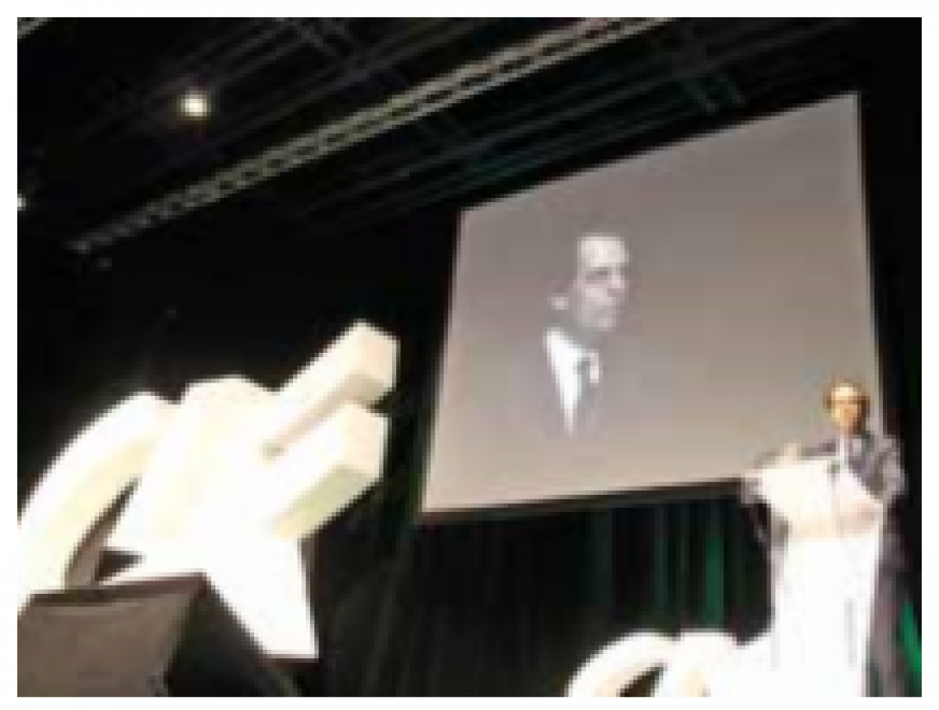 L’économiste Philippe Dessertine a démystifié la jeunesse d’aujourd’hui à l’occasion d’une soirée-débat organisé par le Crédit Agricole de Lorraine le 21 avril à Ludres.