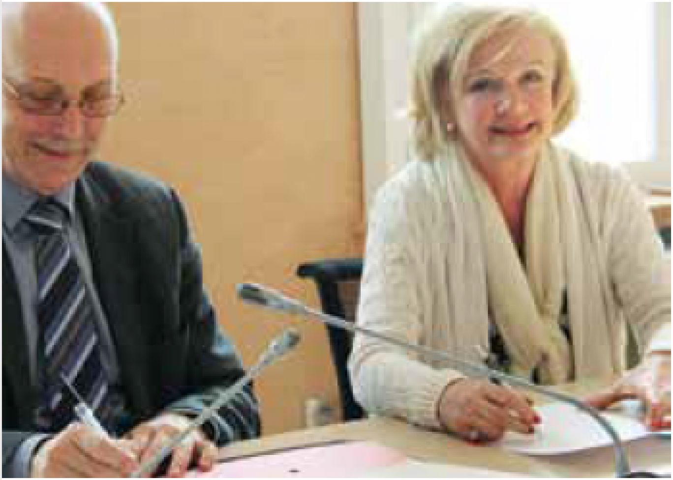Bernard Dupont, le directeur général du CHRU de Nancy et Sylvie Petiot, la présidente de la Maison de l’emploi du Grand Nancy, ensemble pour les clauses d’insertion dans les marchés publics.