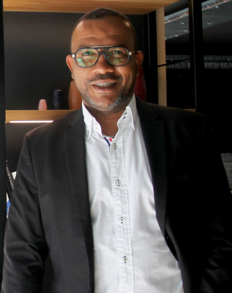 Agent immobilier depuis plus de dix ans, Hafid Mouchi nourrit sa pratique de l’activité immobilière de ses expériences passées dans le social et l’insertion par le sport.