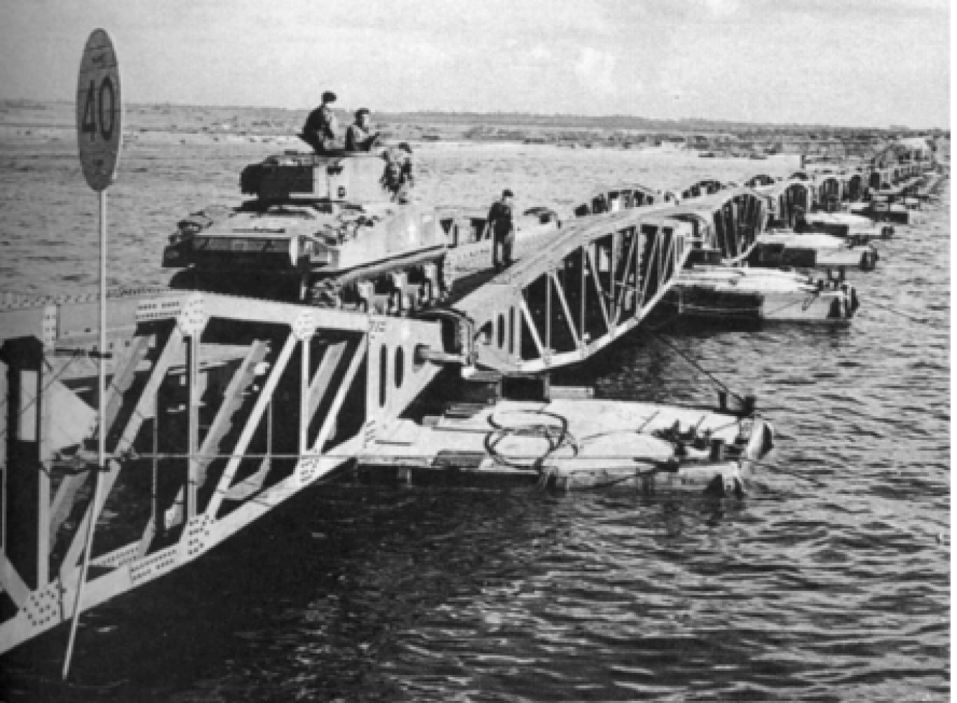 Pont « Mulberry B » Arromanches 1944 – ©National Archives