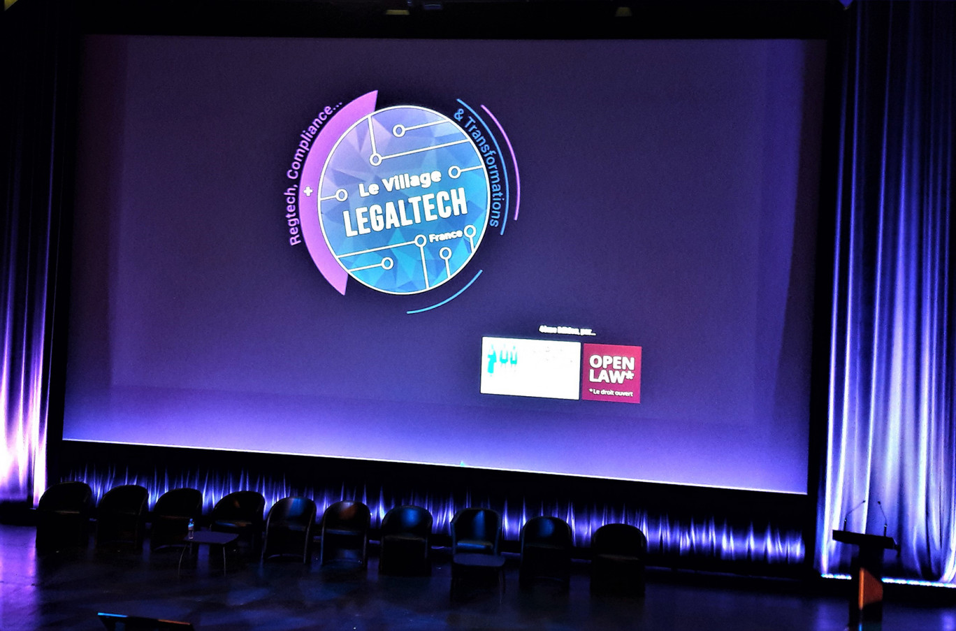 crédit : Miren Lartigue pour DSI,
La 4e édition du Village de la Legaltech, organisée par Le Village de la justice et l’association Open Law -le droit ouvert-, s’est tenue les 26 et 27 novembre derniers à Paris.