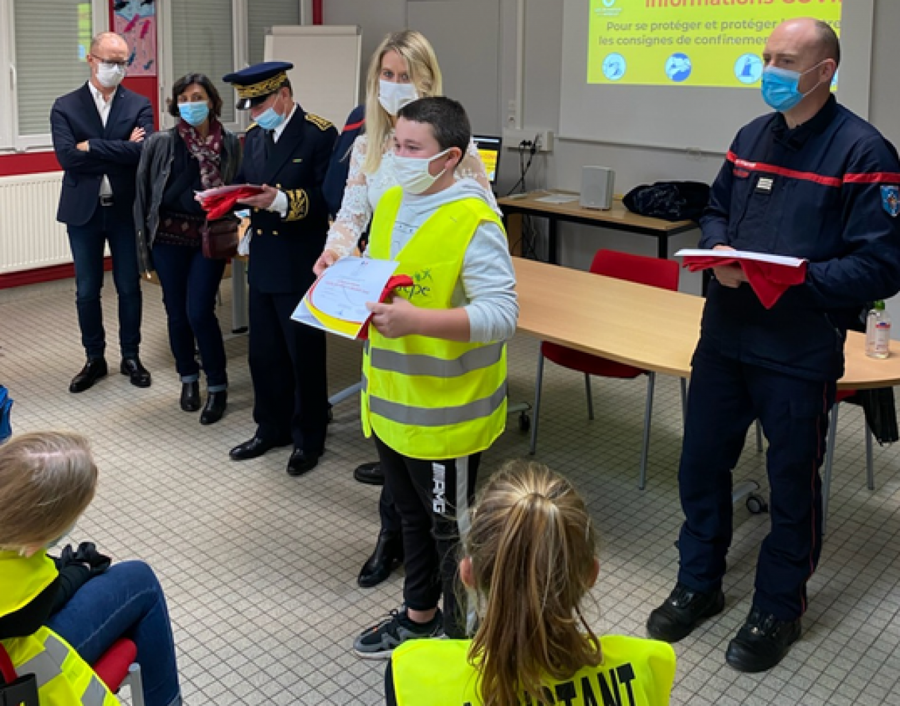 Les jeunes collégiens de Jean Jaurès diplômés pour leur engagement. (c) Préfecture de Moselle.