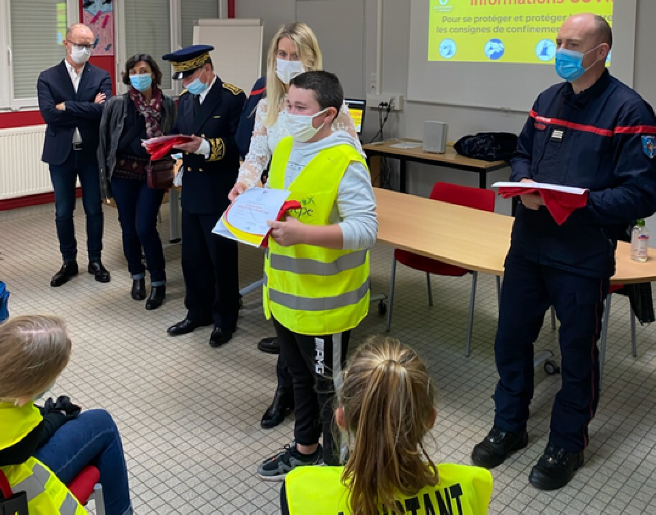 Les jeunes collégiens de Jean Jaurès diplômés pour leur engagement. (c) Préfecture de Moselle.  